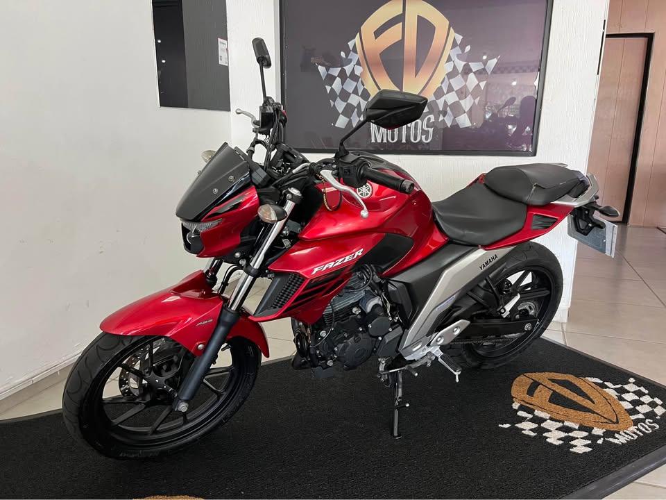 YAMAHA FZ 25 250 Fazer Flex - Foto