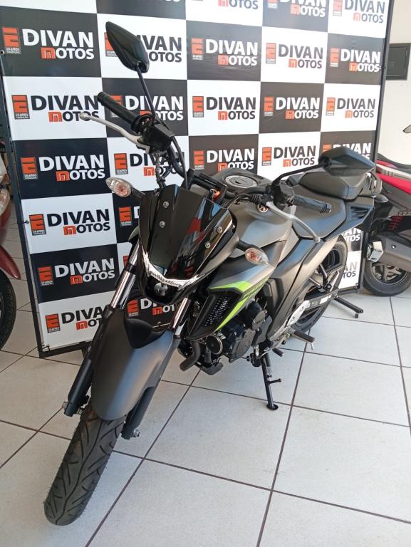 YAMAHA FZ 25 250 Fazer Flex - Foto