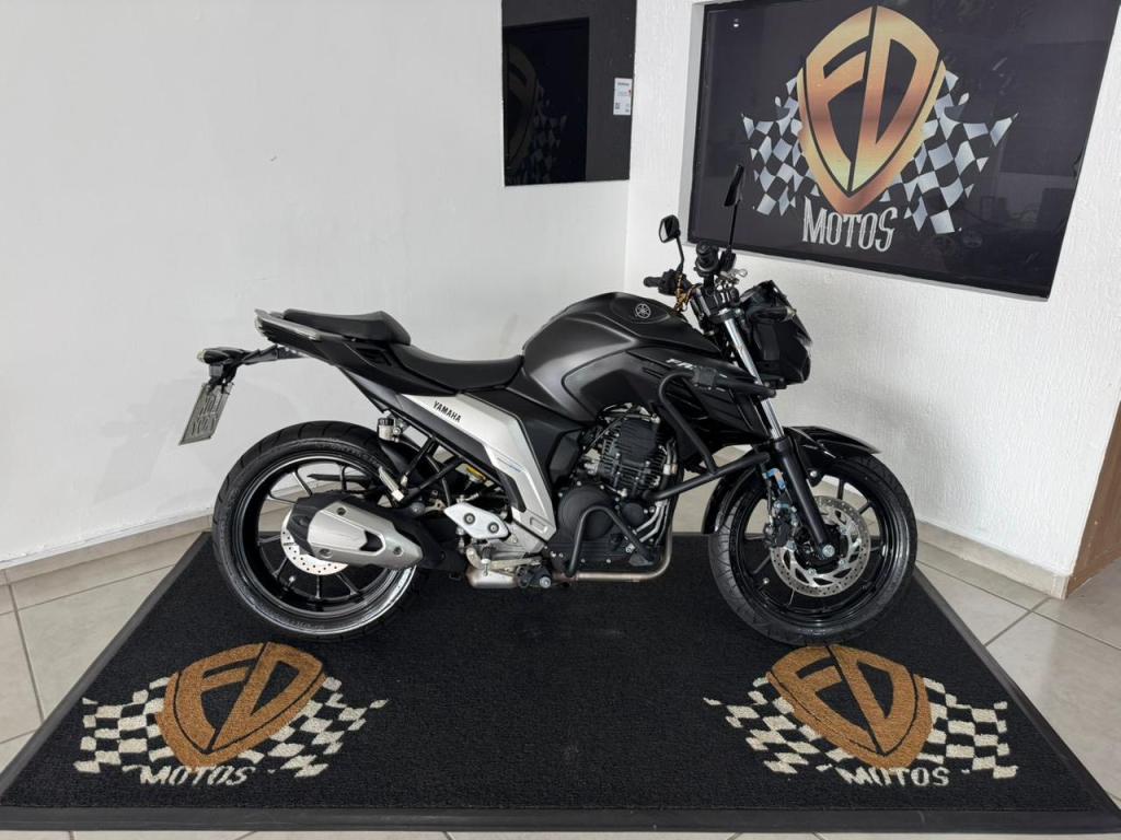 YAMAHA FZ 25 250 Fazer Flex - Foto