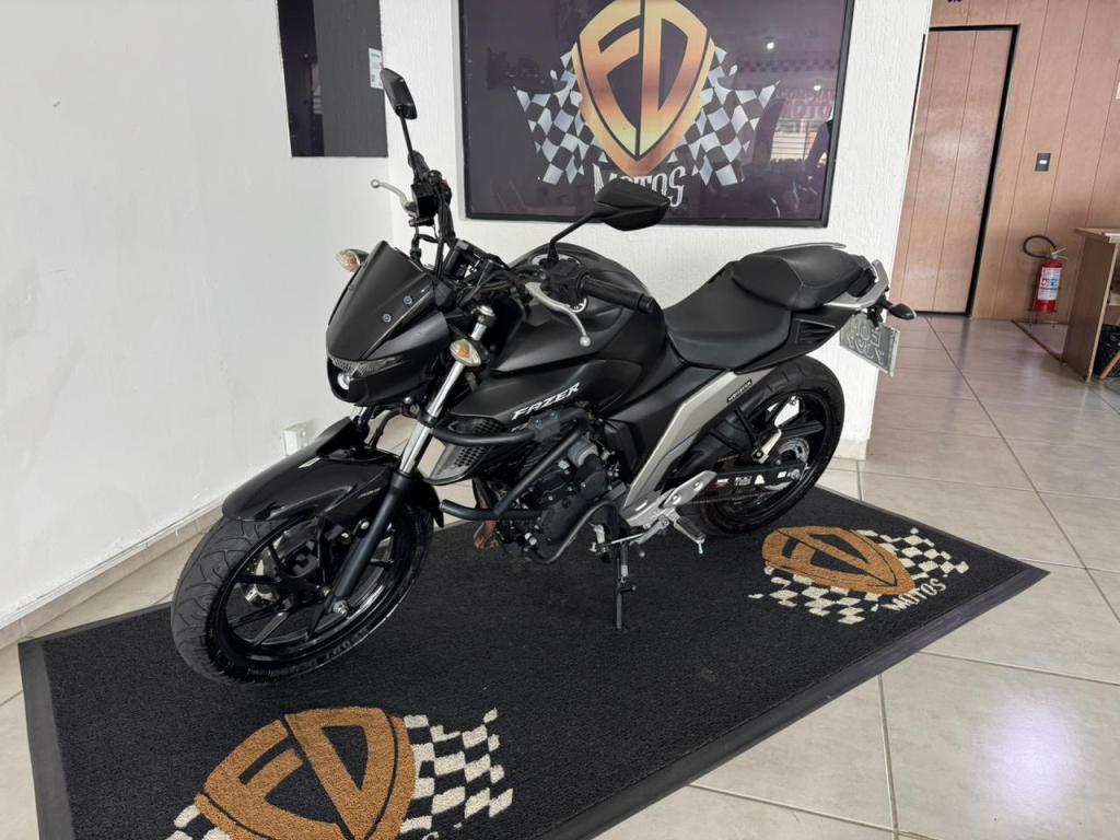 YAMAHA FZ 25 250 Fazer Flex - Foto