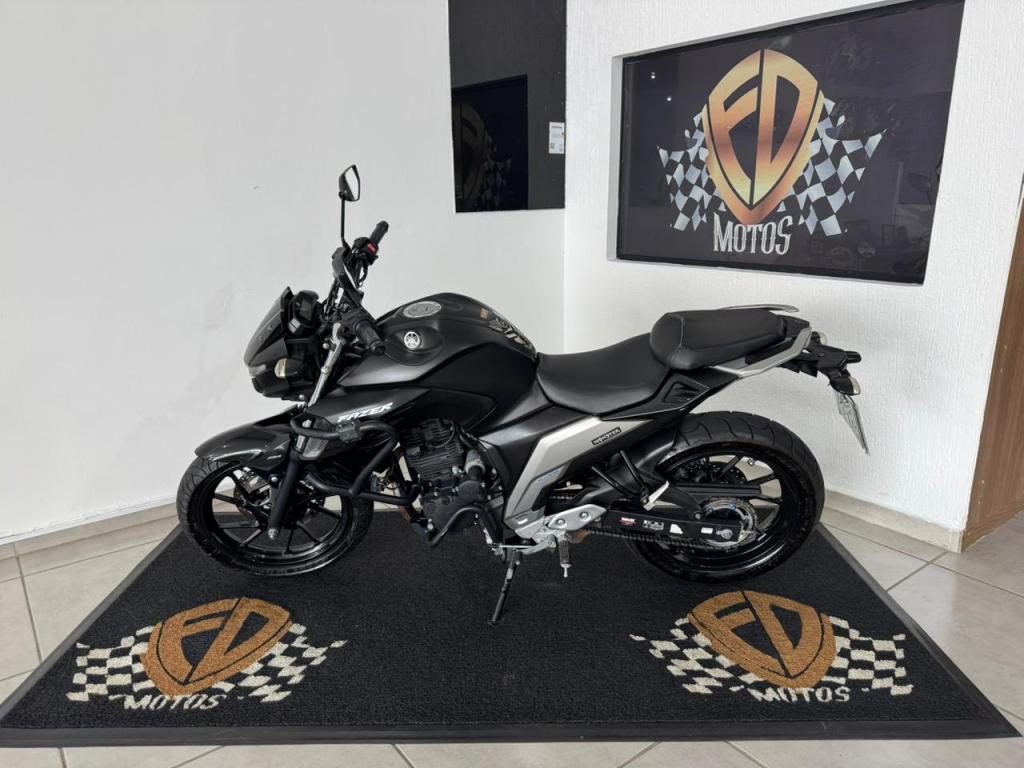 YAMAHA FZ 25 250 Fazer Flex - Foto