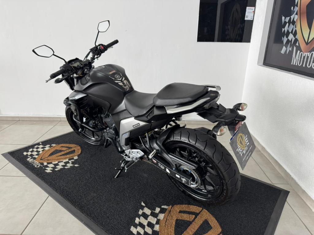 YAMAHA FZ 25 250 Fazer Flex - Foto