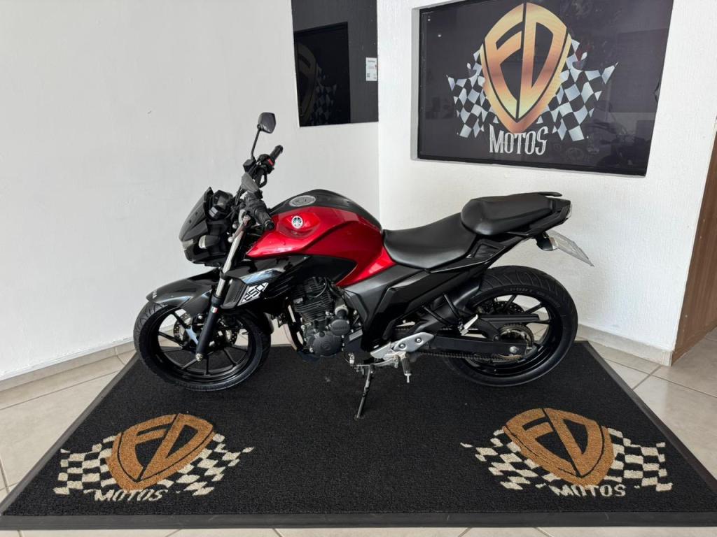 YAMAHA FZ 25 250 Fazer Flex - Foto