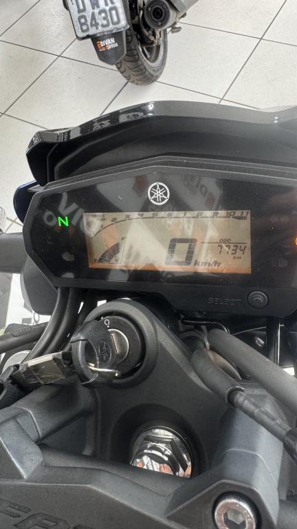 YAMAHA FZ 25 250 Fazer Flex - Foto