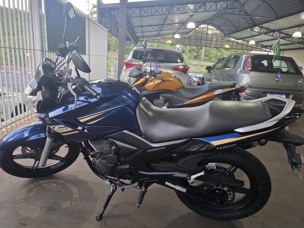 YAMAHA FZ 25 250 Fazer Flex - Foto