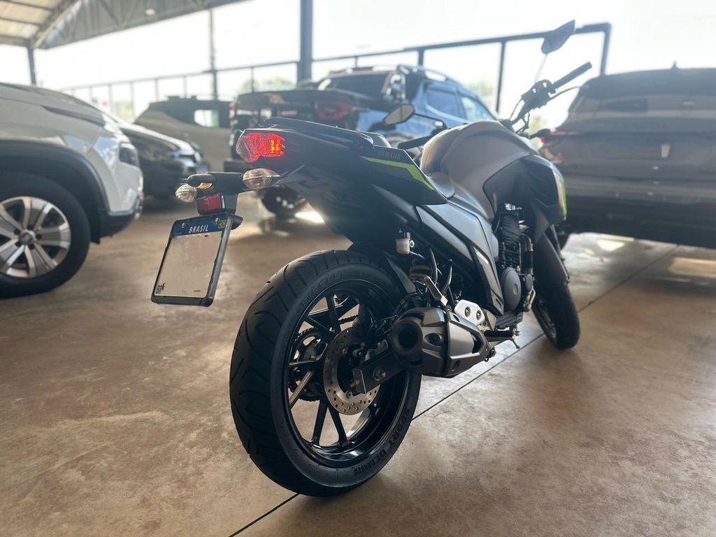YAMAHA FZ 25 250 Fazer Flex - Foto