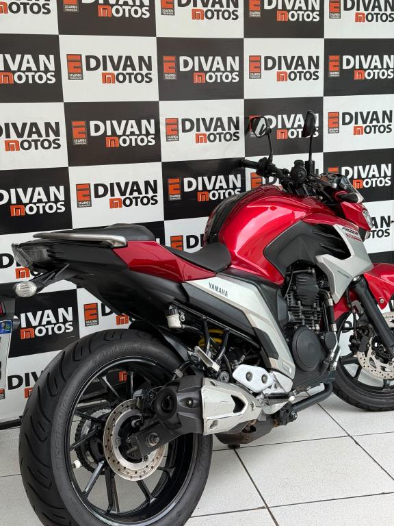 YAMAHA FZ 25 250 Fazer Flex - Foto