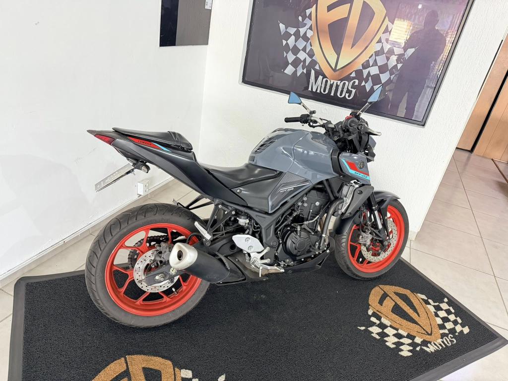 YAMAHA MT-03 300 - Foto