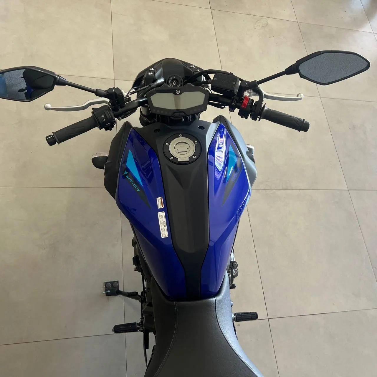 YAMAHA MT-07 700 - Foto