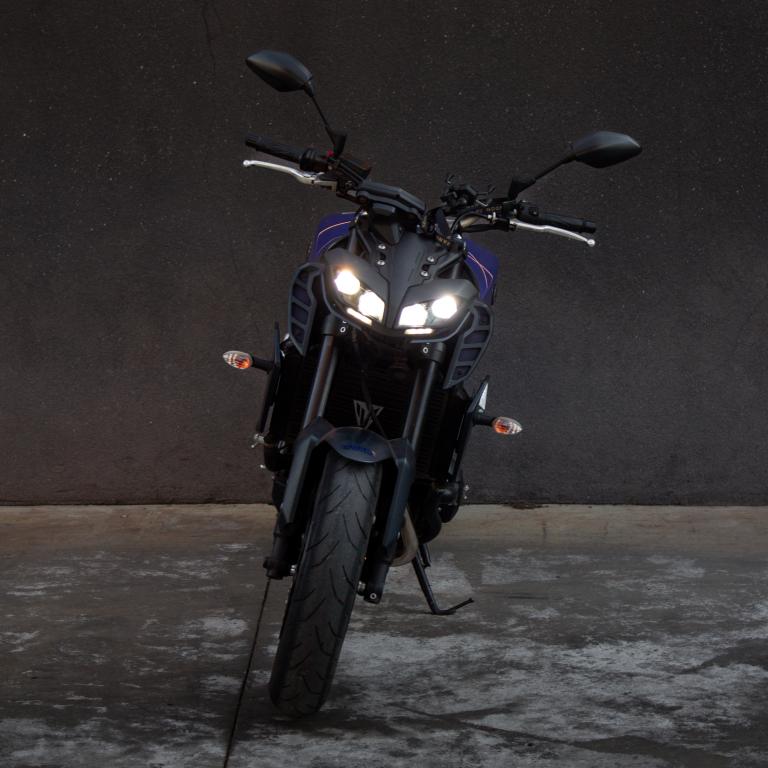YAMAHA MT-09 850 - Foto
