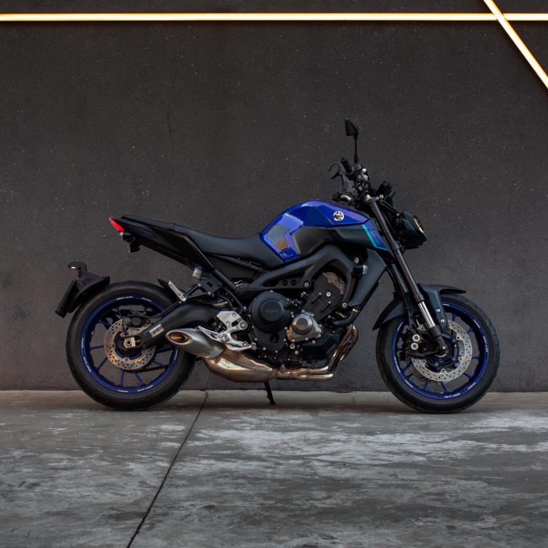 YAMAHA MT-09 850 - Foto