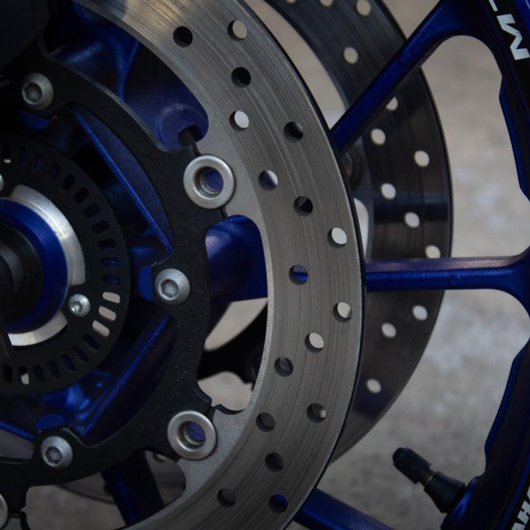 YAMAHA MT-09 850 - Foto
