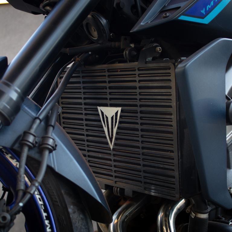 YAMAHA MT-09 850 - Foto