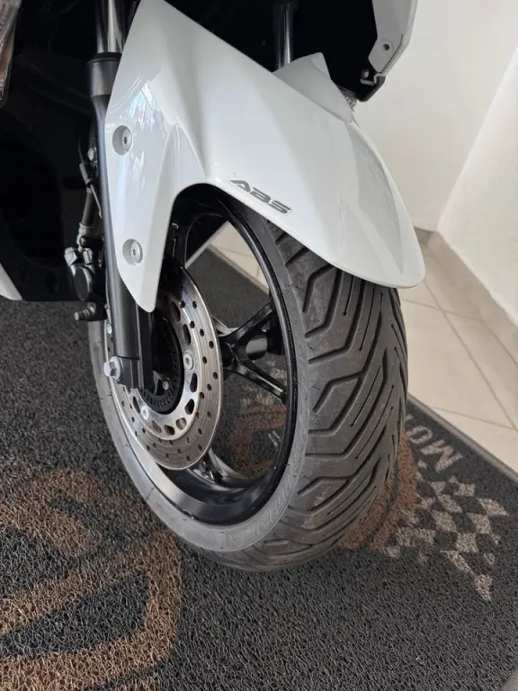 YAMAHA NMax 160 - Foto
