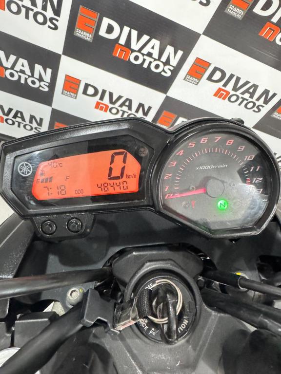 YAMAHA XJ6 600 - Foto