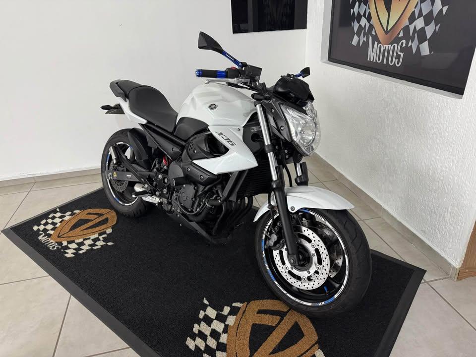 YAMAHA XJ6 600 - Foto