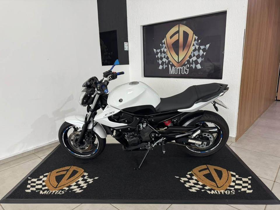 YAMAHA XJ6 600 - Foto