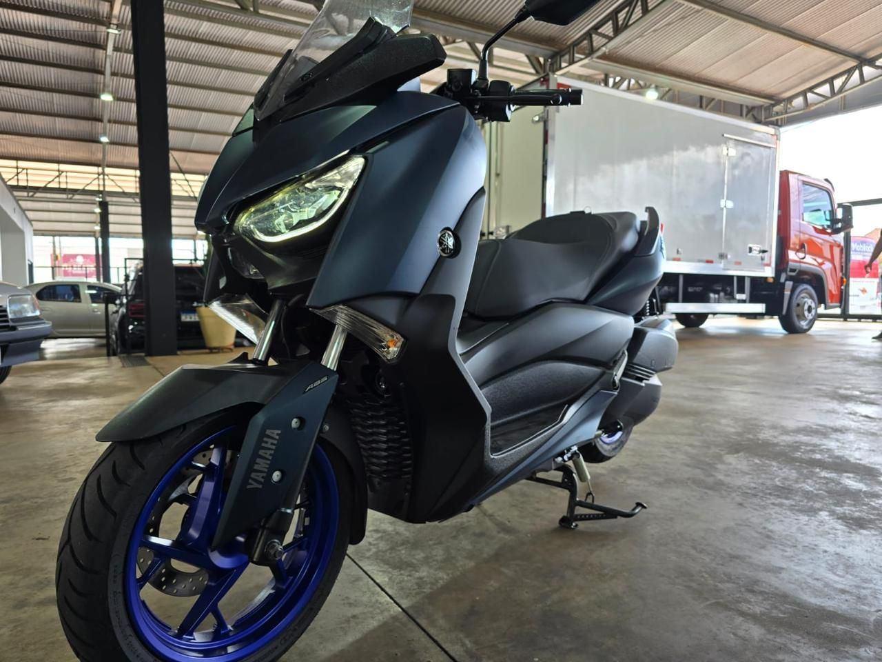 YAMAHA XMax 250