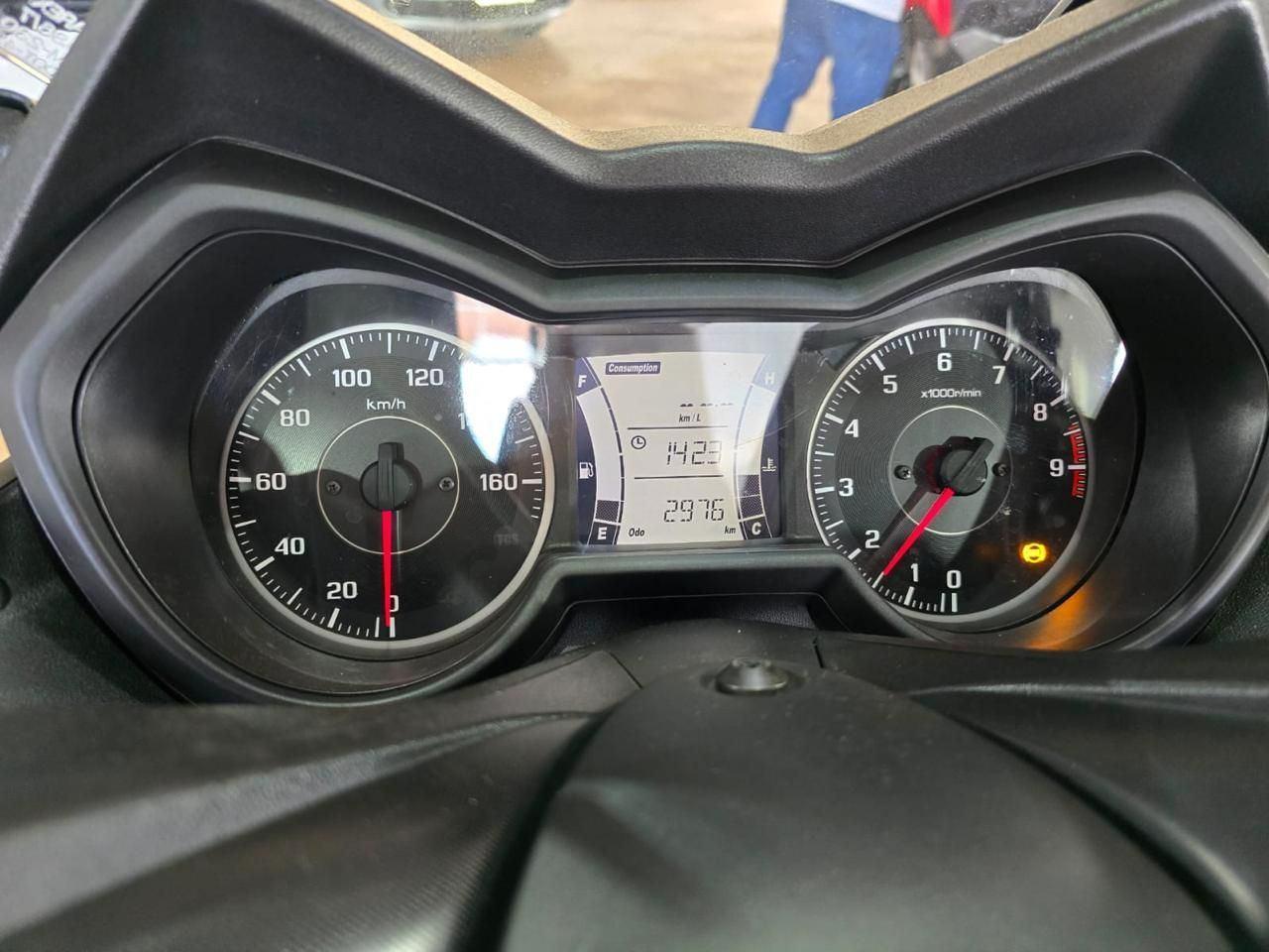 YAMAHA XMax 250 - Foto