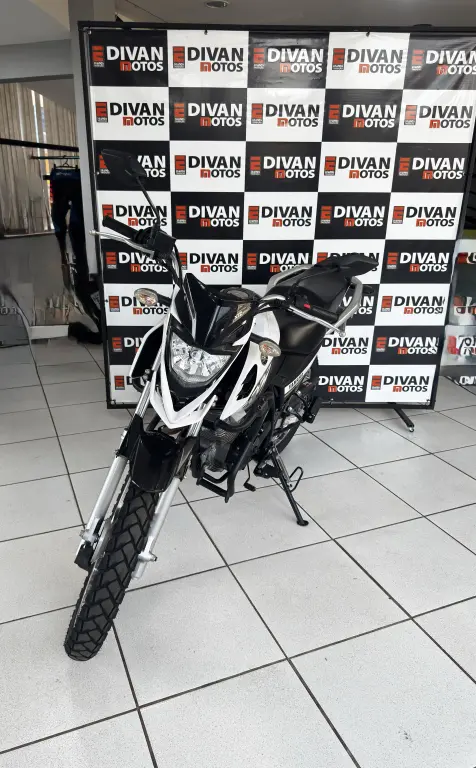 YAMAHA XTZ 150 Crosser - Foto