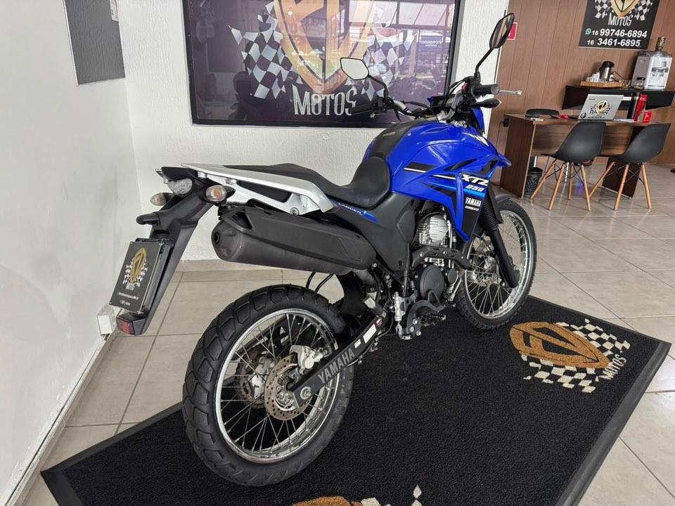 YAMAHA XTZ 250 - Foto