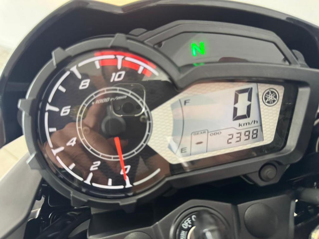 YAMAHA YS Fazer 150 - Foto