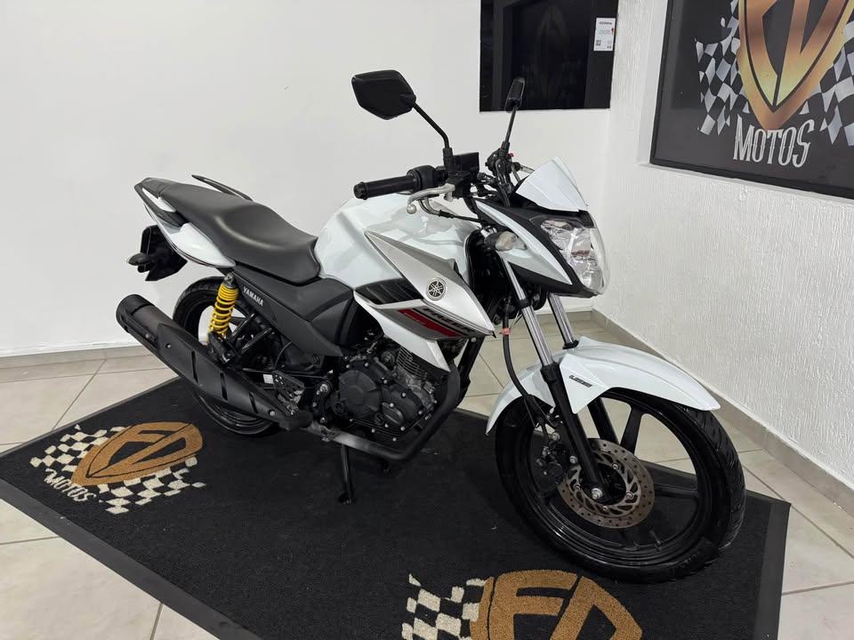 YAMAHA YS Fazer 150 - Foto