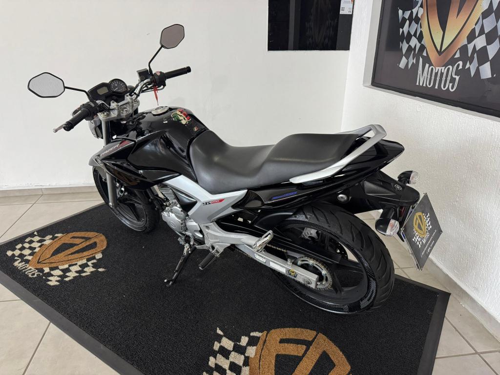 YAMAHA YS Fazer 250 - Foto
