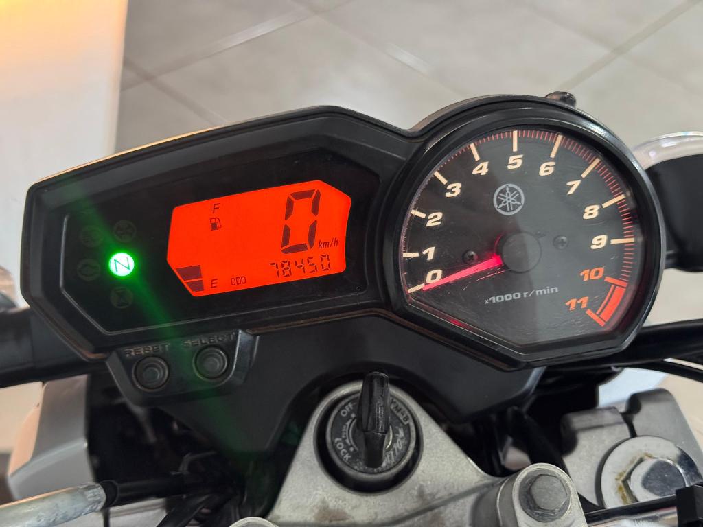 YAMAHA YS Fazer 250 - Foto