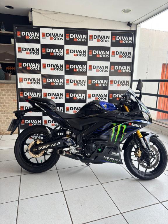 YAMAHA YZF R3 300 - Foto