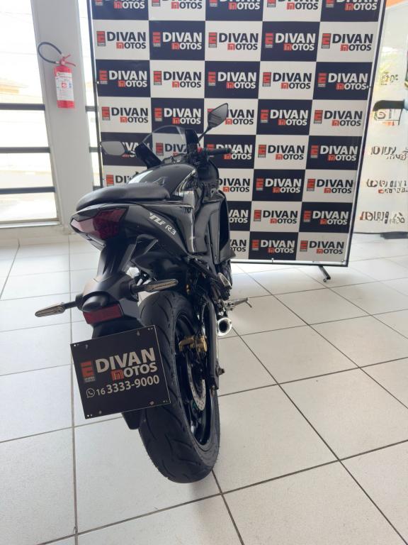 YAMAHA YZF R3 300 - Foto