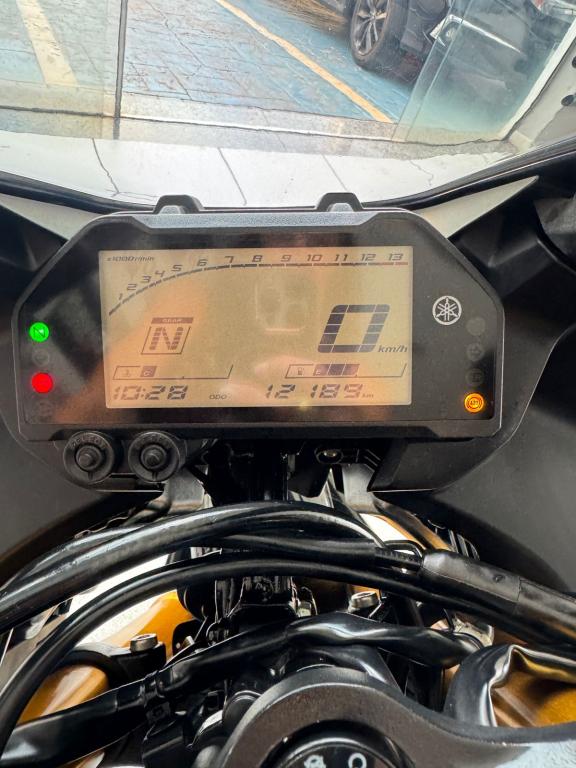YAMAHA YZF R3 300 - Foto