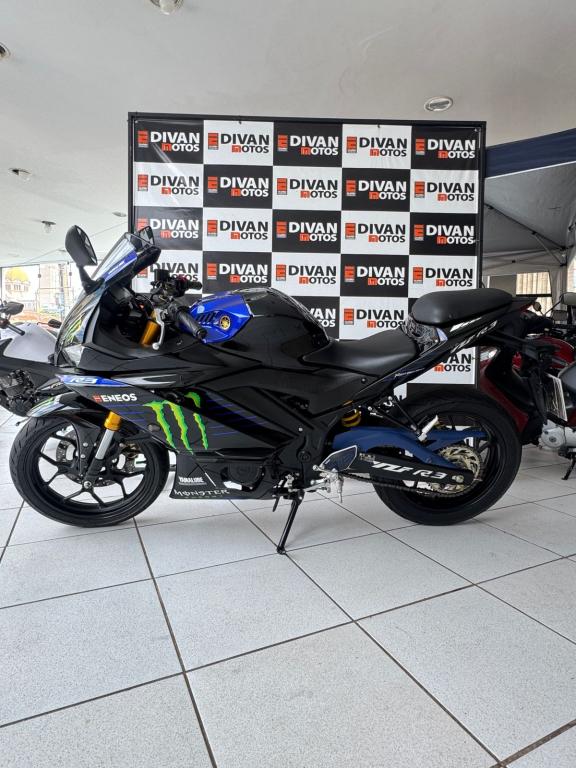 YAMAHA YZF R3 300 - Foto