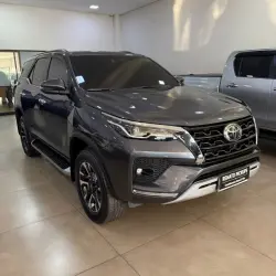TOYOTA Hilux SW4 2.8 16V 4P SRX 4X4 7 LUGARES TURBO DIESEL AUTOM�TICO