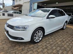 VOLKSWAGEN Jetta 2.0 4P COMFORTLINE TIPTRONIC AUTOMÁTICO