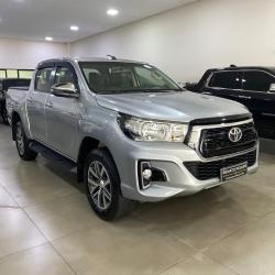 TOYOTA Hilux Caminhonete 2.8 16V SRV 4X4 DIESEL CABINE DUPLA AUTOMTICO