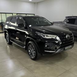 TOYOTA Hilux SW4 2.8 16V 4P SRX 4X4 7 LUGARES TURBO DIESEL AUTOMTICO