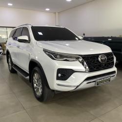 TOYOTA Hilux SW4 2.8 16V 4P SRX 4X4 7 LUGARES TURBO DIESEL AUTOMTICO