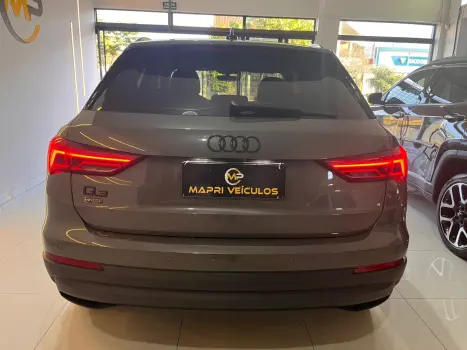 AUDI Q3 1.4 4P 35 TFSI BLACK S LINE S-TRONIC AUTOM�TICO, Foto 6
