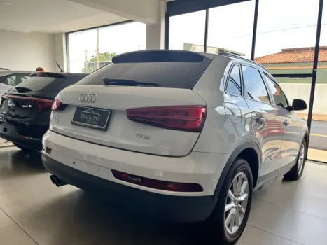 AUDI Q3 1.4 4P FLEX TFSI AMBIENTE S-TRONIC AUTOMTICO, Foto 4