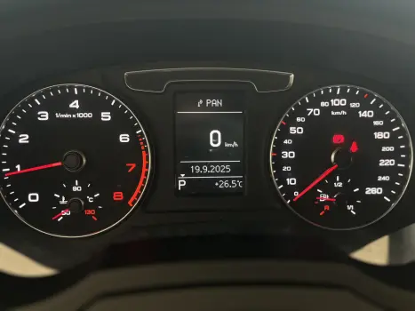 AUDI Q3 1.4 4P FLEX TFSI AMBIENTE S-TRONIC AUTOMTICO, Foto 9