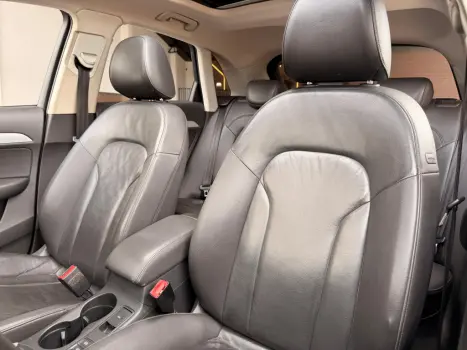 AUDI Q3 2.0 4P TFSI AMBITION QUATTRO S-TRONIC AUTOM�TICO, Foto 9