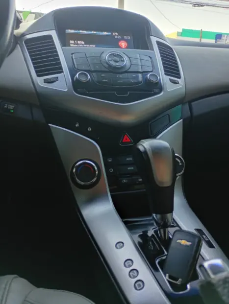 CHEVROLET Cruze Sedan 1.8 16V 4P LTZ ECOTEC FLEX AUTOM�TICO, Foto 9