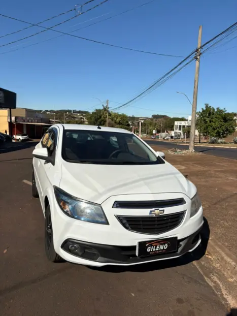 CHEVROLET Onix Hatch 1.4 4P FLEX LTZ, Foto 2