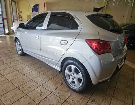 CHEVROLET Onix Hatch 1.0 4P FLEX LT, Foto 4