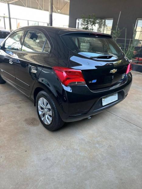 CHEVROLET Onix Hatch 1.4 4P FLEX LT, Foto 3 CHEVROLET Onix Hatch 1.4 4P FLEX LT, Foto 3