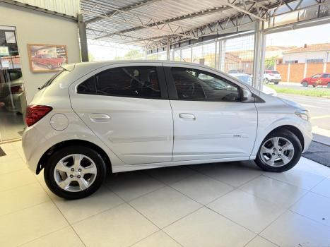 CHEVROLET Onix Hatch 1.4 4P FLEX LT AUTOMÁTICO, Foto 6 CHEVROLET Onix Hatch 1.4 4P FLEX LT AUTOMÁTICO, Foto 6