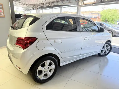 CHEVROLET Onix Hatch 1.4 4P FLEX LT AUTOM�TICO, Foto 3