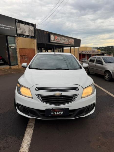 CHEVROLET Onix Hatch 1.4 4P FLEX LTZ, Foto 2