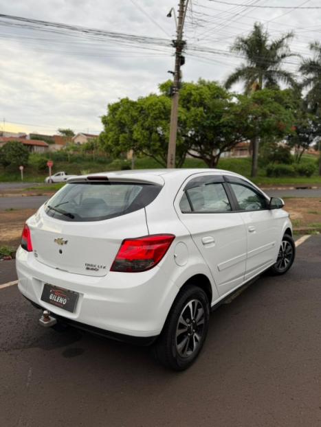 CHEVROLET Onix Hatch 1.4 4P FLEX LTZ, Foto 4